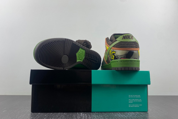 Nike SB Dunk Low “De La Soul 789841-332