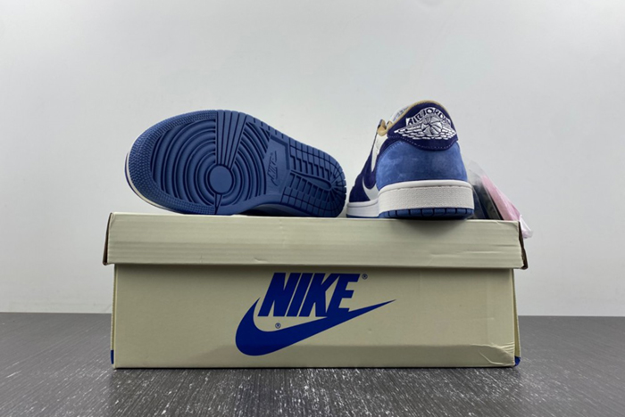 Travis Scott x Air Jordan 1 DM7866-808