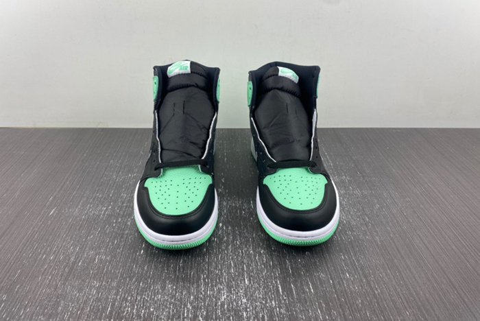 Air Jordan 1 High OG “Green Glow” DZ5485-130