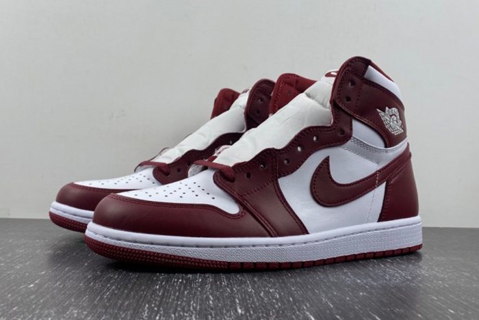 Air Jordan 1 High OG “Team Red” DZ5485-160