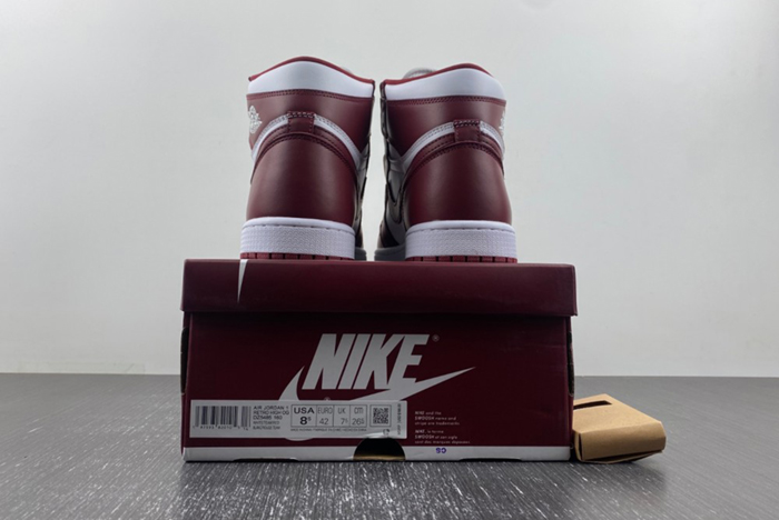Air Jordan 1 High OG “Team Red” DZ5485-160