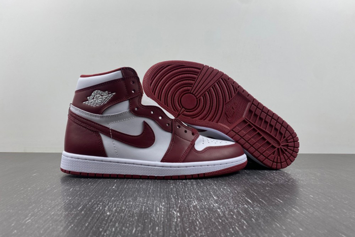 Air Jordan 1 High OG “Team Red” DZ5485-160