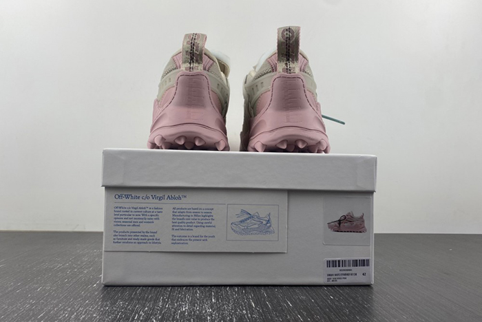 Off-White c/o Virgil Abloh