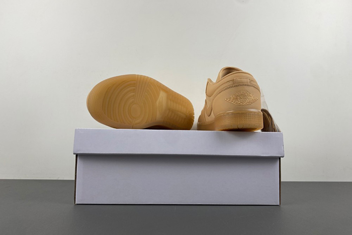 Air Jordan 1 Low SE “Pale Vanilla/Sand FZ3972-294