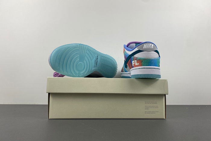 Nike SB Dunk Low HF6061-400