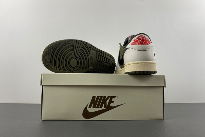 Travis Scott x Air Jordan 1 Low OG DM7866-200
