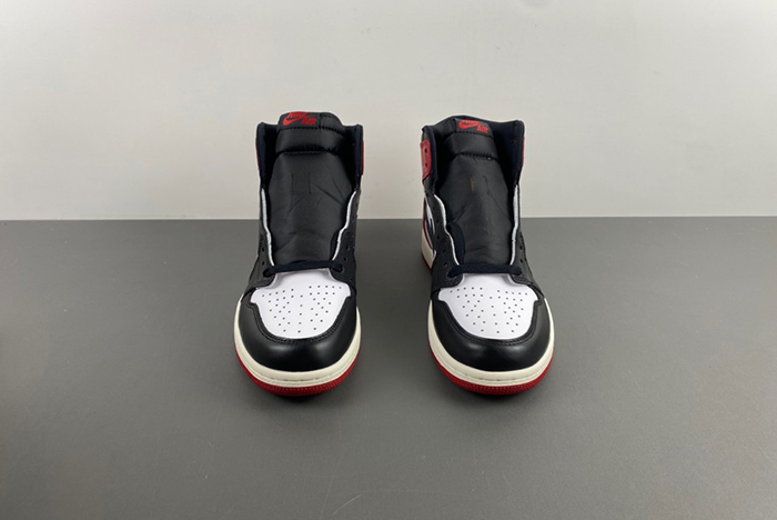 Air Jordan 1 High OG “Black Toe Reimagined DZ5485-106