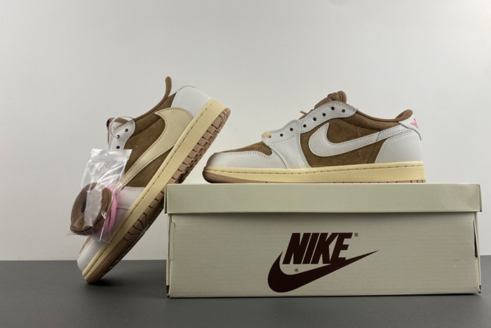 Travis Scott x Air Jordan 1 Low OG DM7866-106