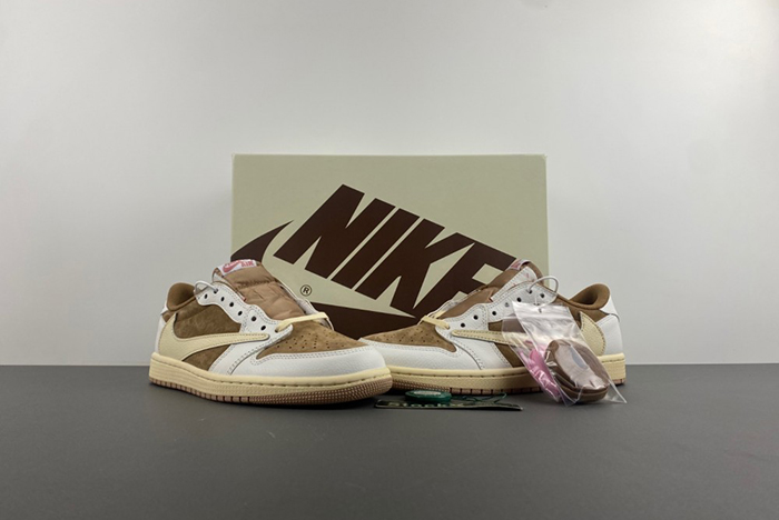 Travis Scott x Air Jordan 1 Low OG DM7866-106