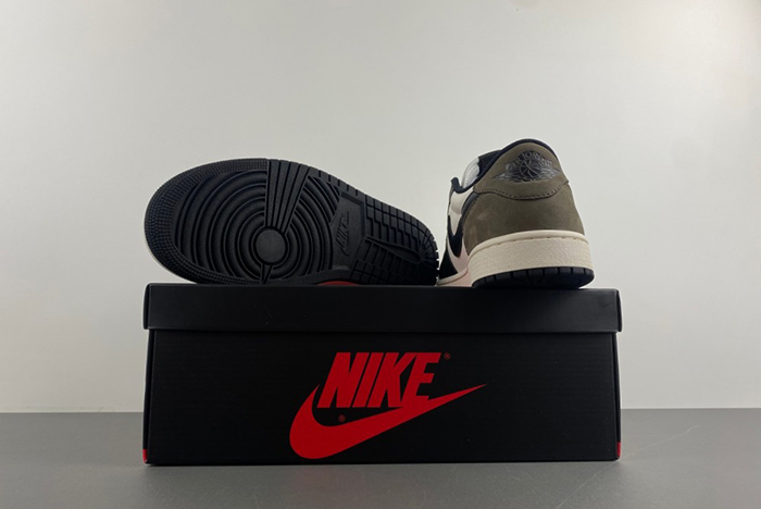 Air Jordan 1 Low OG “Mocha CZ0790-102