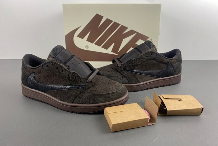 Travis Scott x Air Jordan 1 Low OG  DM7866-202