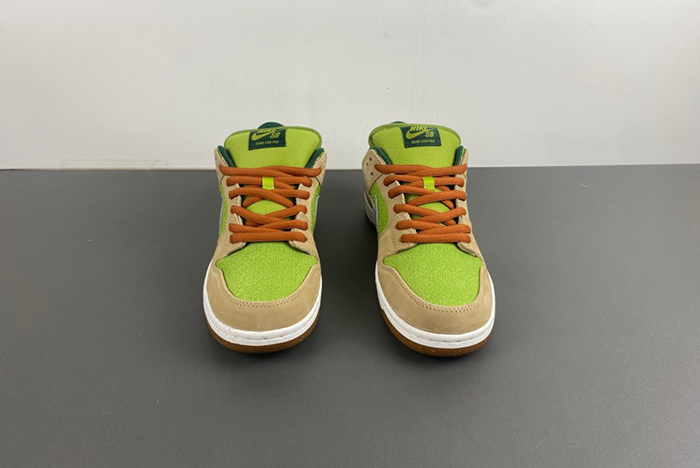 Nike SB Dunk Low “Escargot” FQ7585-200