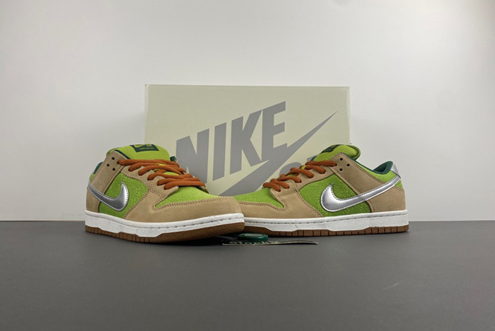 Nike SB Dunk Low “Escargot” FQ7585-200