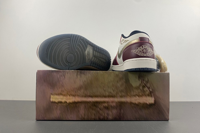 Travis Scott x Air Jordan 1 FJ5735-100