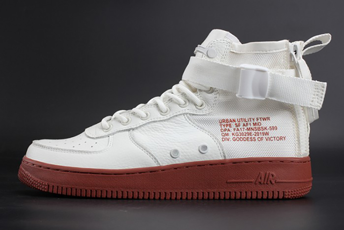 NIKE SF AIR FORCE 1 MID 